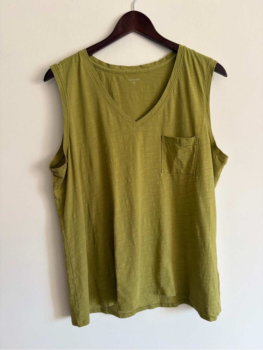 Garnet Hill Moss Green V-Neck Sleeveless Pocket Tank